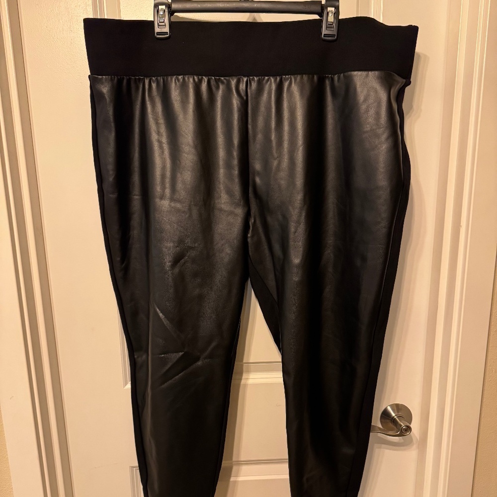 🖤 Torrid Faux-Leather Front Ponte Pants | Black | Size 4 (4X/26)